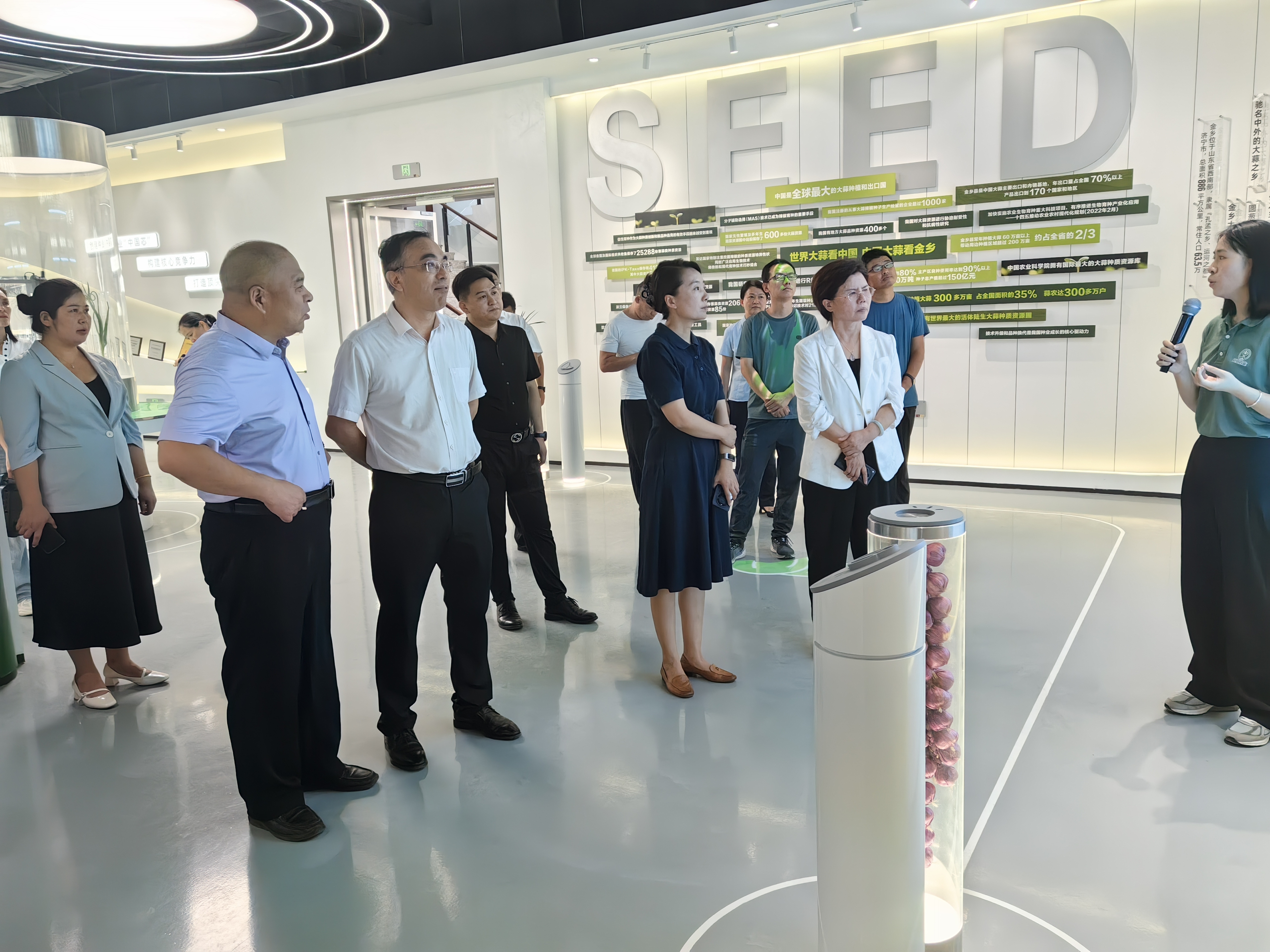 推进“百区千村”示范创建观摩团到京信集团调研